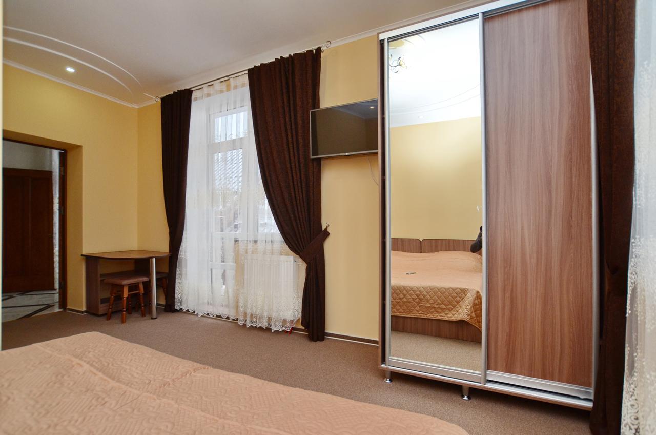 Apart-hotel ORLAN Mykulytschyn Exterior foto